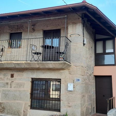 Villa O fogar da musiña Maside Exterior foto